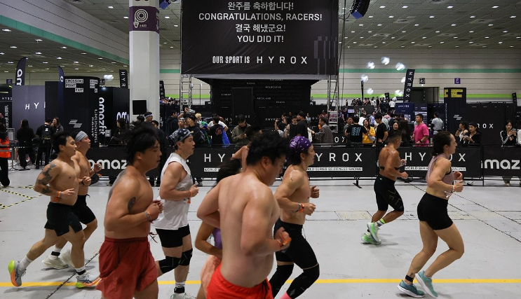 '러닝 크루' 가입했던 MZ세대들 이제 실내 경쟁 '하이록스'로 : 성소수자 커뮤니티가 세계적 유행에 일조하고 있다