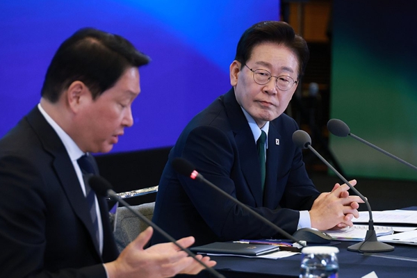 3대 메가프로젝트의 탄소 계산서는 어디 있나 : 녹색대전환이 '필수적 전제'라면 배출량 예측치 내놔야