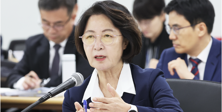 국감장의 추미애 좌우에서 난타 당했다 : 민주당은 도정 때리며 우회 공격, 국힘은 '이재명과의 불화' 직격했다