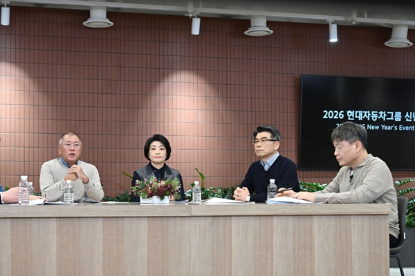 현대모비스 이규석 6천억 램프 매각에 '정의선 승계용 헐값' 의혹 붙었다, 11월 임시주총까지 매각가 설득 과제로