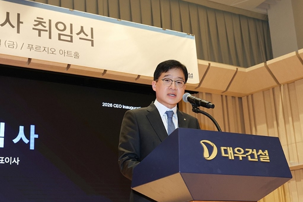대우건설 대표 이강석 가덕도신공항 공사비 보장 두고 정부와 줄다리기, 특별법 개정 늦어지면 27조 수주도 빨간불