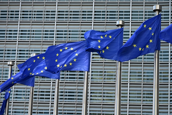 EU 무역적자 방어 위해 '중국 제품 완전 차단'도 검토 : 함께 거론되는 화학·기계 '긴급수입제한' 시행 땐 한국도 피해