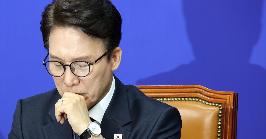 조국혁신당 '대법원장 조희대 탄핵소추안' 초안 공개하며 여당 압박, 민주당 김민석은 '행동' 나설까