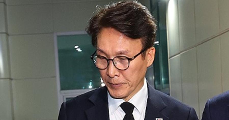 민주당 김민석 '추미애 징계' 신중모드 : '뉴 이재명' 요구에도 저조한 민주당 지지율이 발목 잡는다