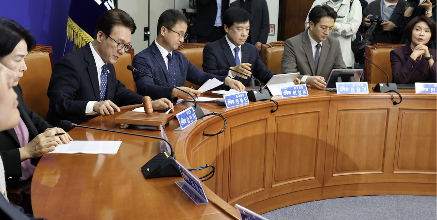 민주당, '조희대 탄핵' 대신 국정조사 추진하나 : 역풍 우려에 오늘도 좌고우면 계속된다