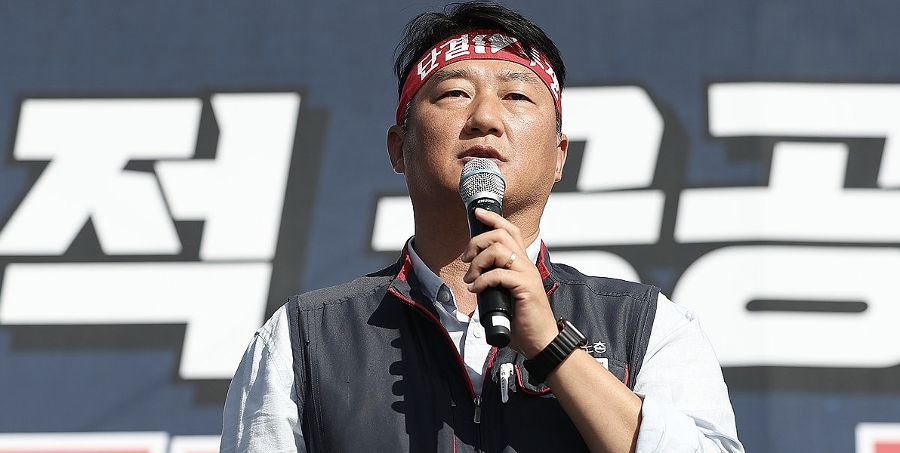 민주당, '중도실용' 외치더니 노사 양쪽에서 욕먹는다 : '주52시간' 해결 못해 '두 갈래 초광역특구법안'