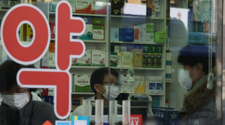 17세 여고생, 'OD 파티'에 빠져 감기약·수면제 20알씩 삼켰다 : 10대 약물 중독 확산, 해법은 안갯속