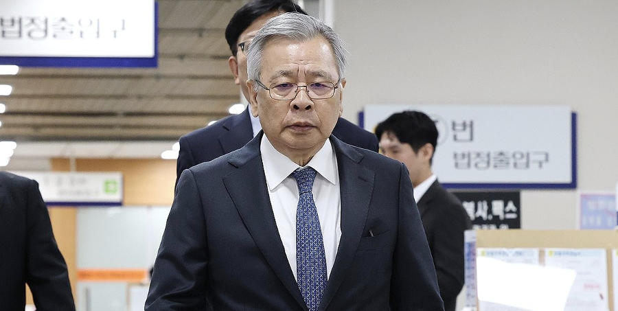 윤석열 수사 복귀시킨 '국정농단 특검' 박영수의 두 얼굴 : '법과 원칙' 외치기 2년 전 대장동 업자에게 2억 받았다