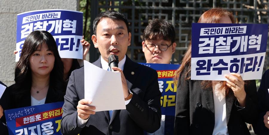 이 대통령, 여당 중진과 '통합 만찬' 앞두고 강경파에 '무극파' 재차 비판 : 그의 '통합'은 '선택적 통합'인가