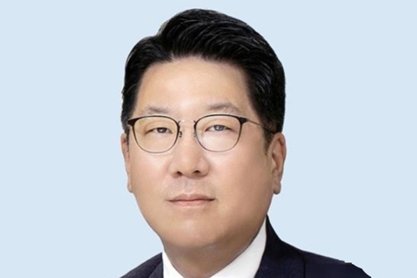 정지선 현대백화점그룹 검증된 내부 인재에 힘 실었다 : 현대지에프홀딩스 장호진·현대그린푸드 박홍진 부회장 승진